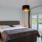 Nyaraló Meri Pridraga